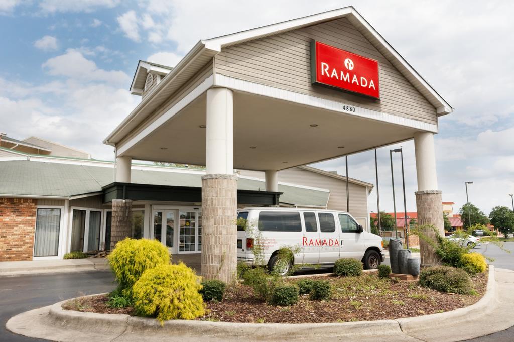 Ramada Huntsville Exterior foto