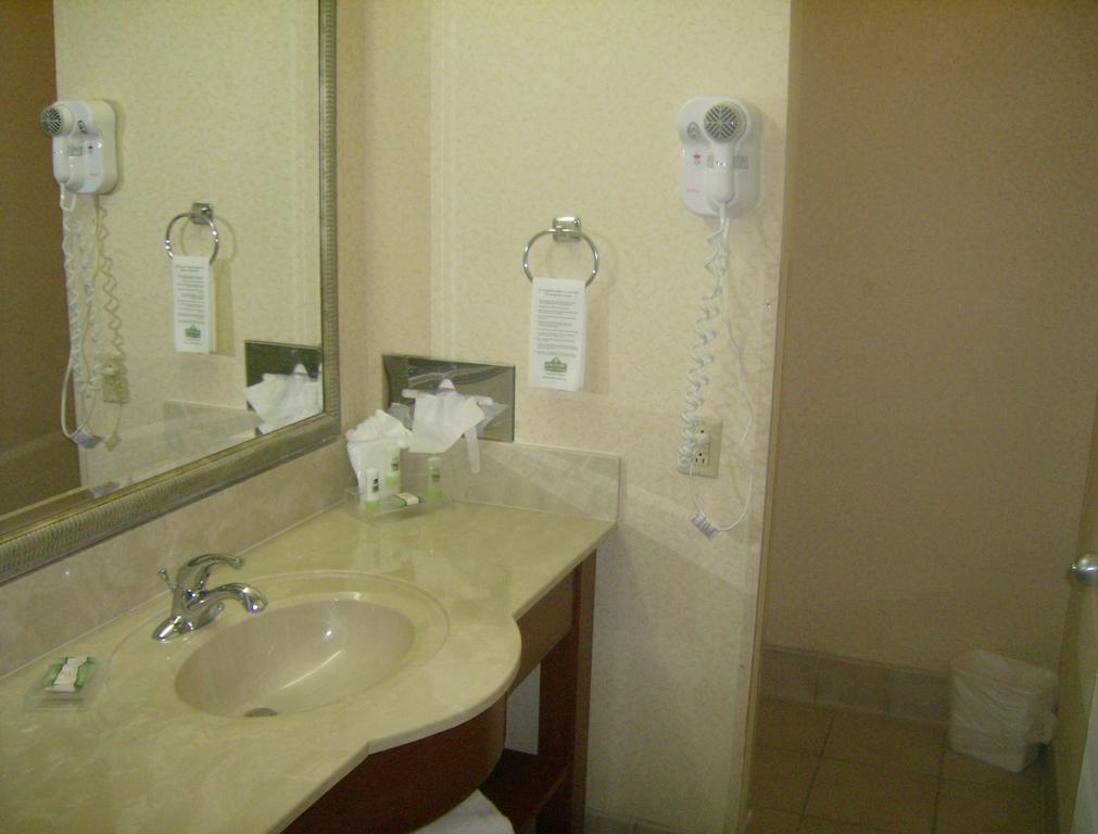 Ramada Huntsville Quarto foto